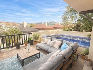 Chalet con piscina en venta en Riviera del Sol