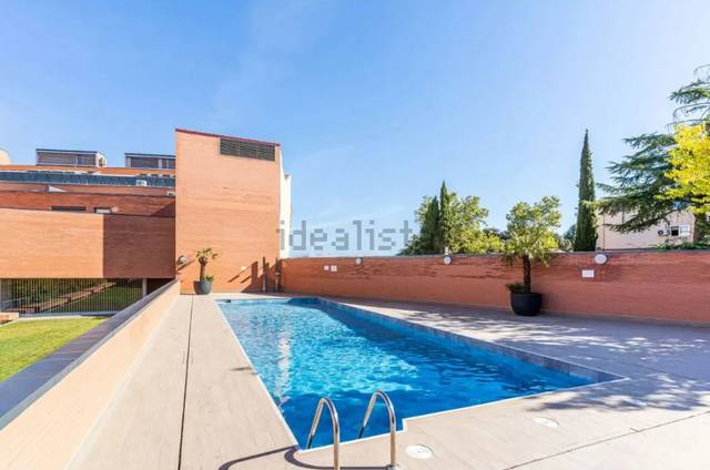 Casa-chalet en Venta en Colonia