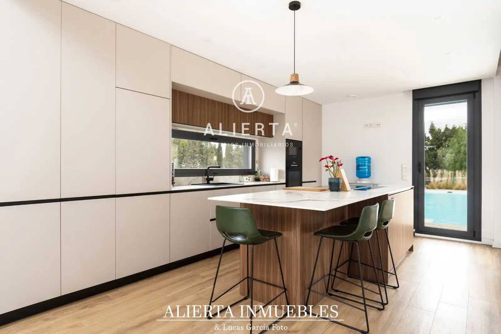 Cocina de Casa o chalet en venta en Zaragoza con Aire acondicionado, Calefacción y Trastero
