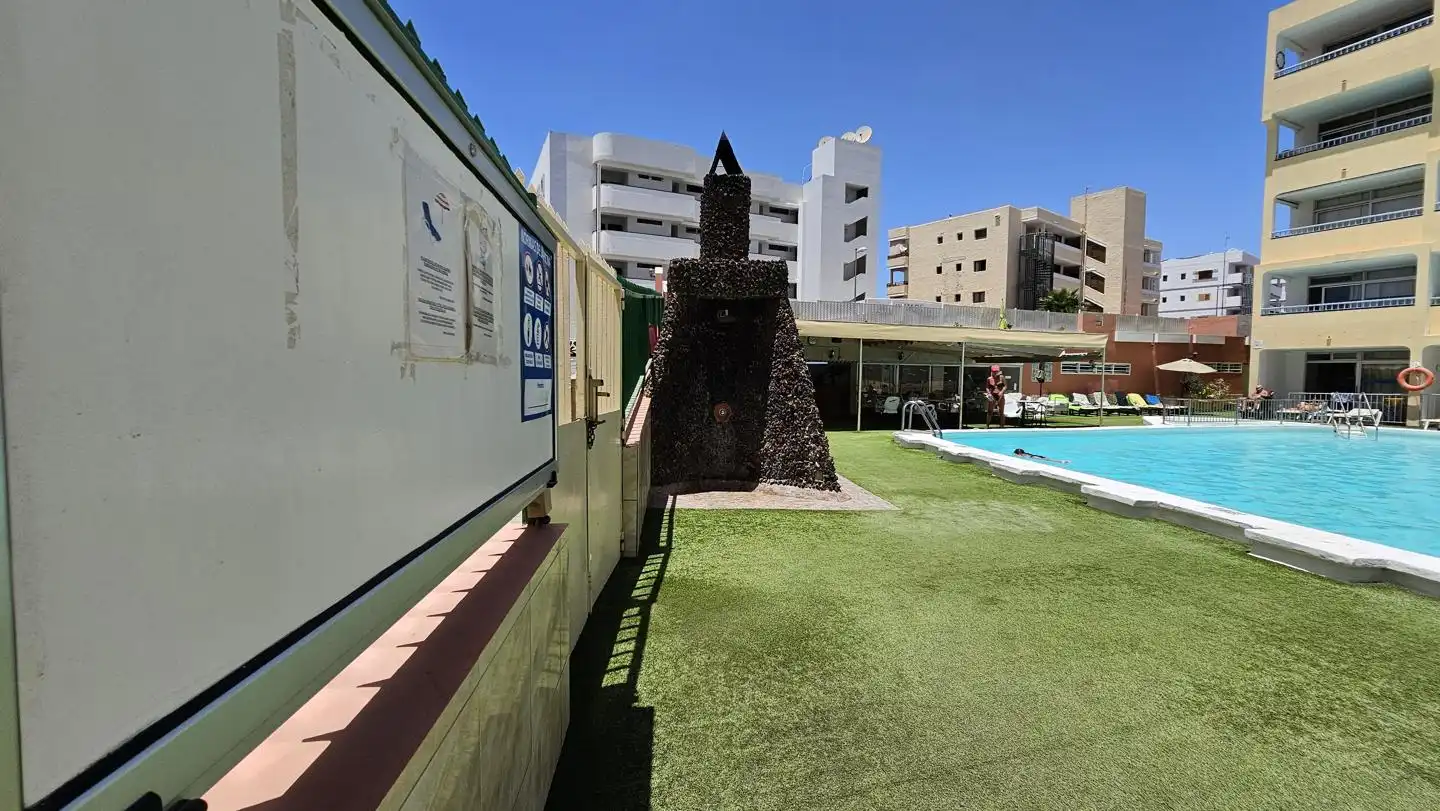 Vista exterior de Planta baixa en venda en San Bartolomé de Tirajana amb Terrassa, Moblat i Piscina comunitària