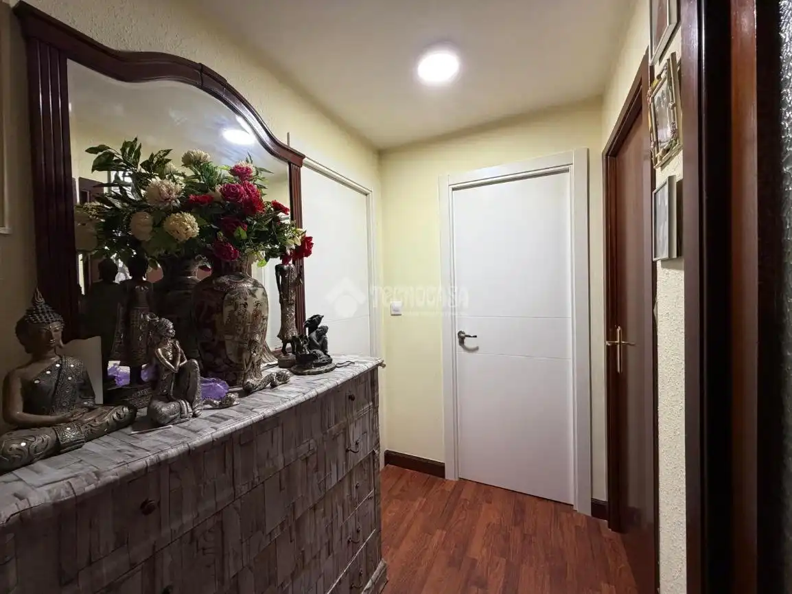 Piso en venta en Castro-Urdiales con Amueblado y Balcón