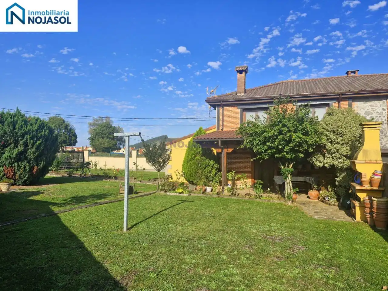 Terraced house with garden for sale in Calle HAZAS DE CESTO, imagen 9
