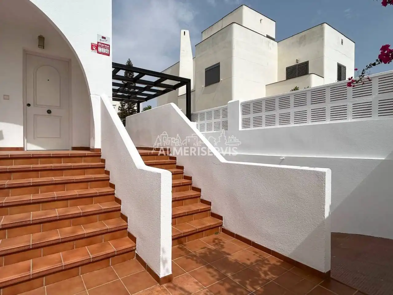 Terrassa de Casa o xalet en venda en El Ejido amb Terrassa i Piscina