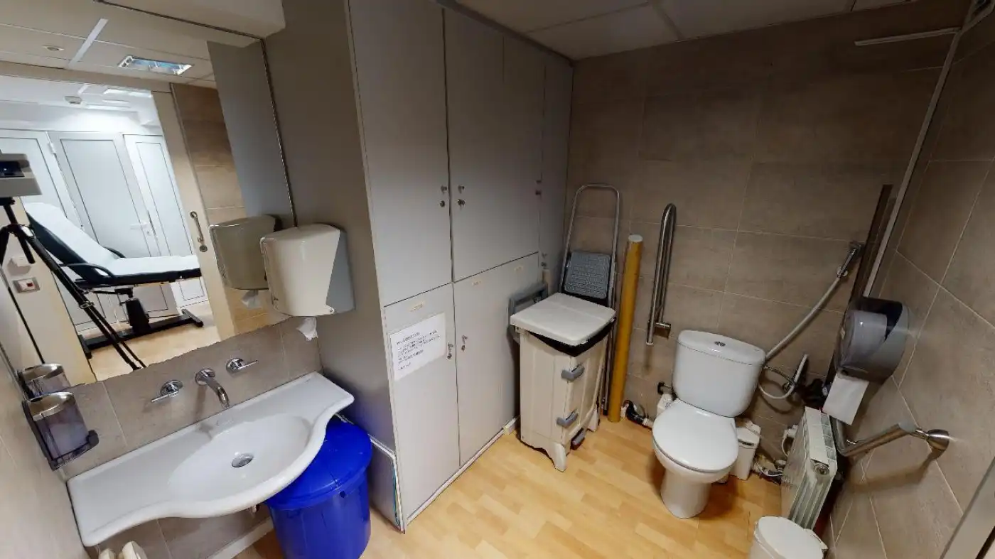 Bathroom of Commercial properties for sale in Sant Cugat del Vallès  with Air Conditioner and Furnished
