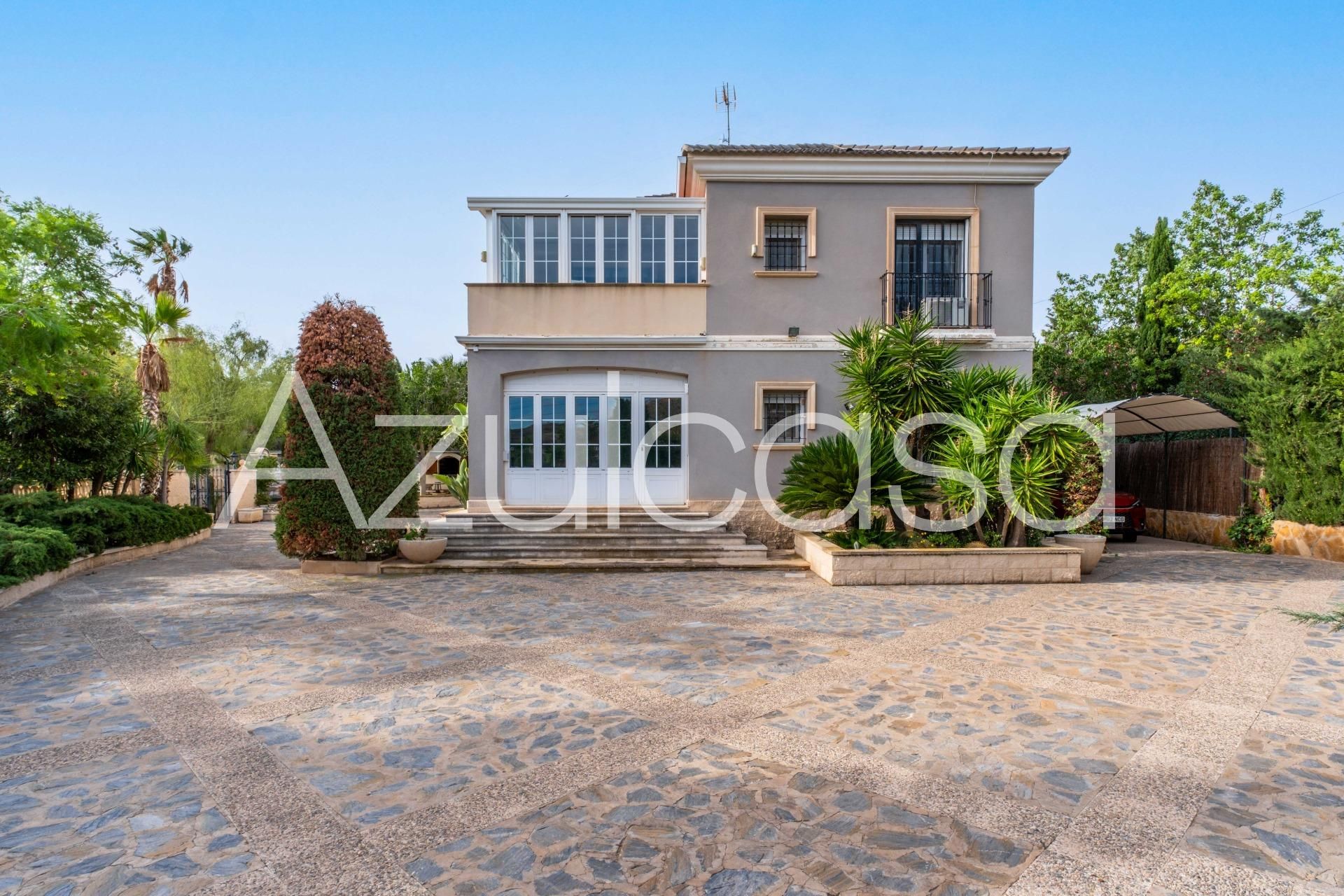 Vista exterior de Casa o xalet en venda en Alicante / Alacant amb Aire condicionat, Calefacció i Jardí privat