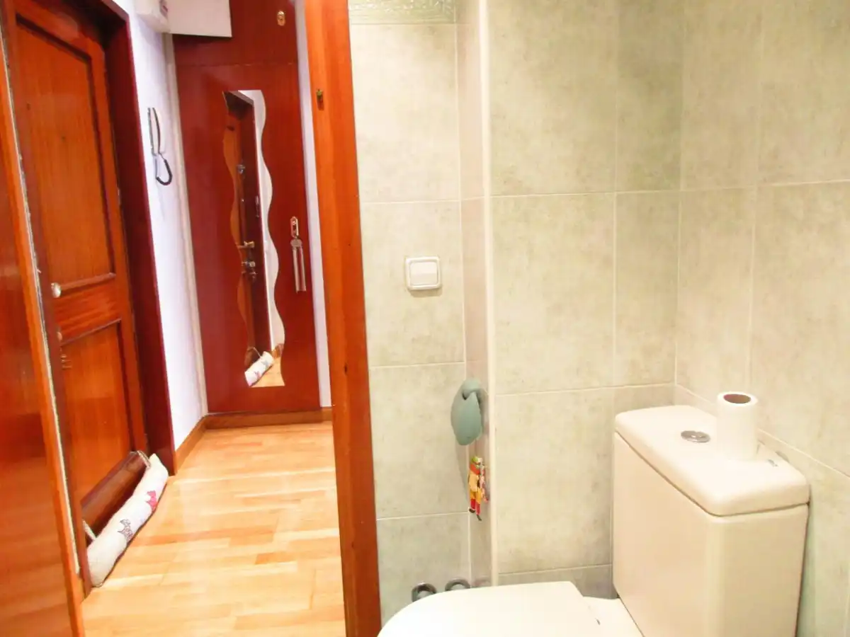 Bany de Pis de lloguer en Madrid amb Aire condicionat, Calefacció i Terrassa