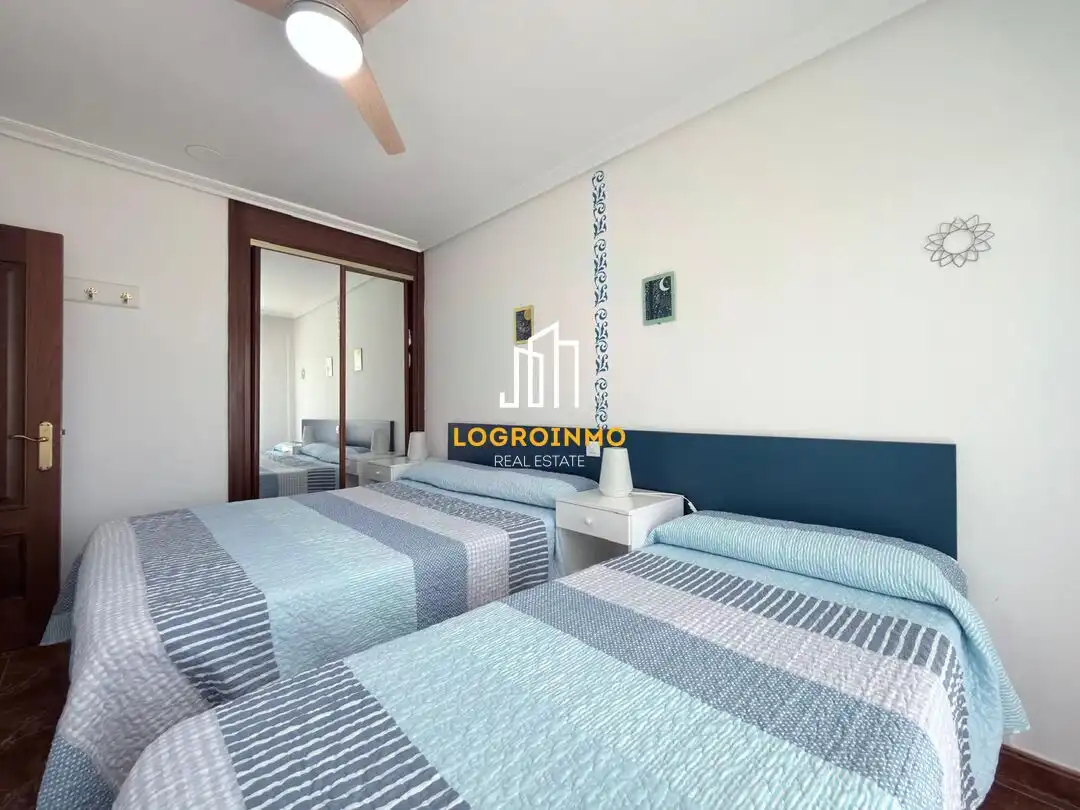 Habitación de Casa o chalet en venta en El Redal con Calefacción, Trastero y Piscina