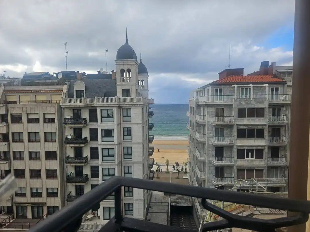 Vista exterior de Piso de alquiler en Donostia - San Sebastián  con Calefacción, Terraza y Horno