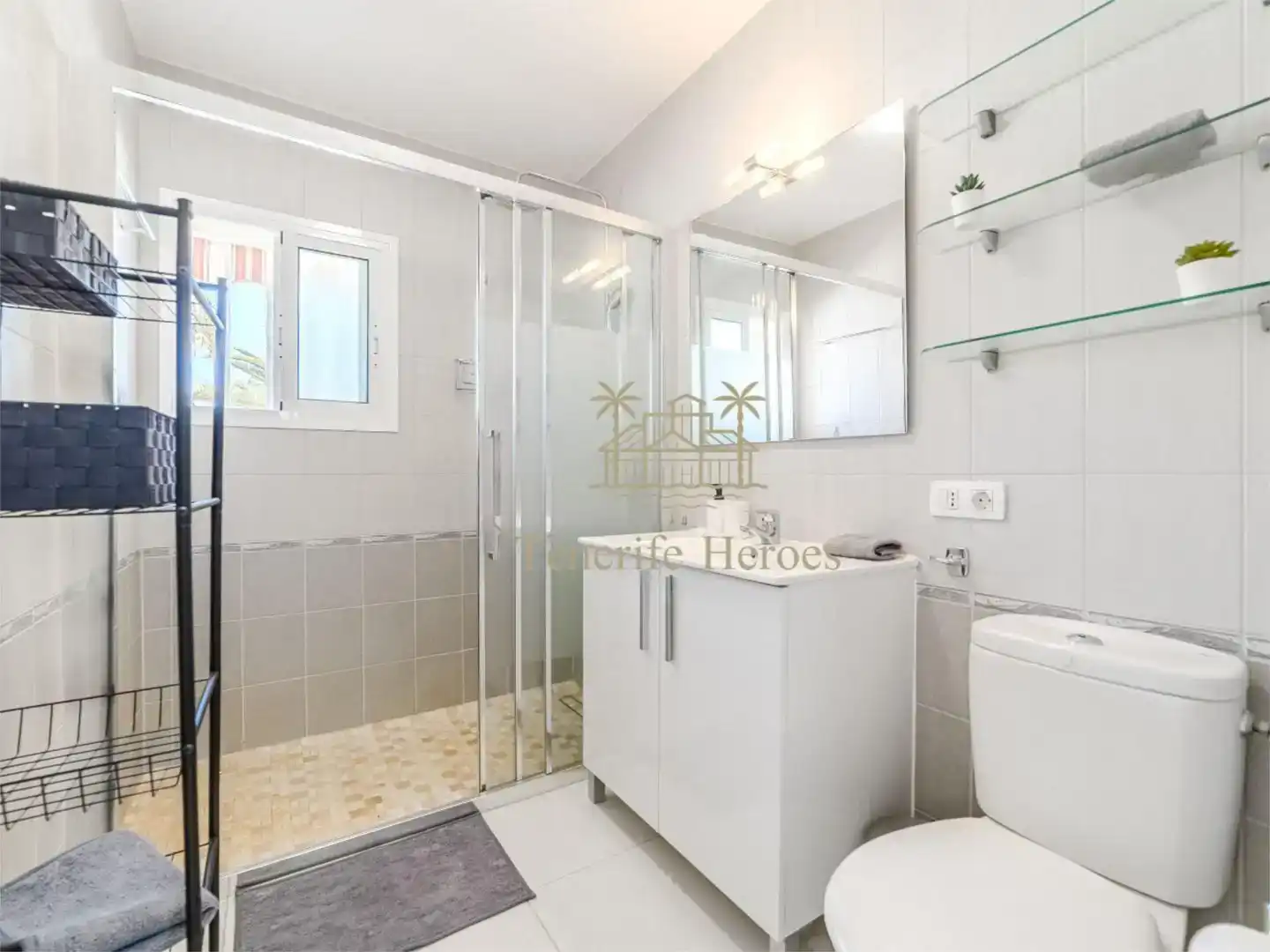 Bany de Apartament en venda en Adeje