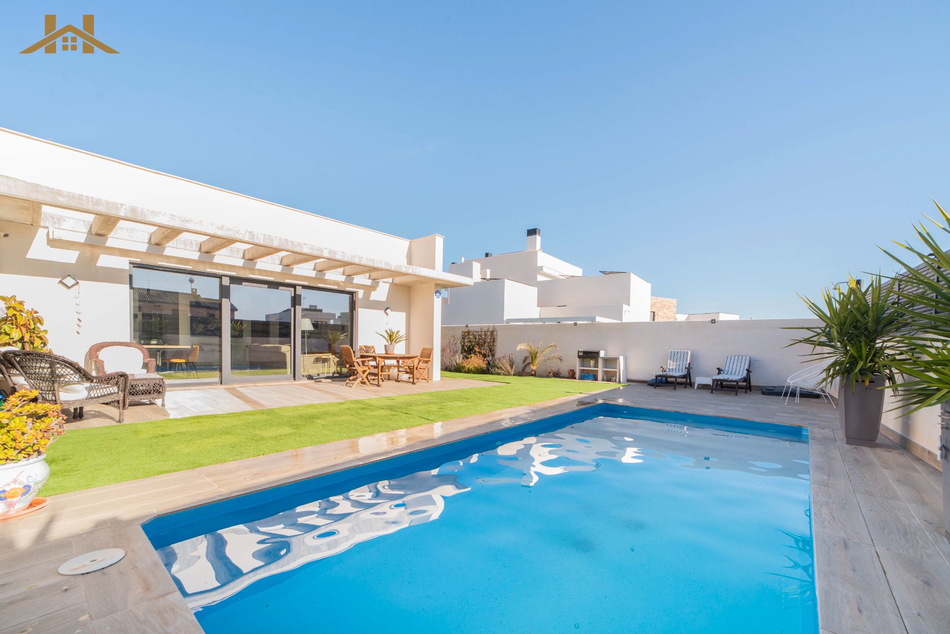 Swimming pool of House or chalet for sale in Villanueva de la Cañada  with Heating, Private garden and Storage room