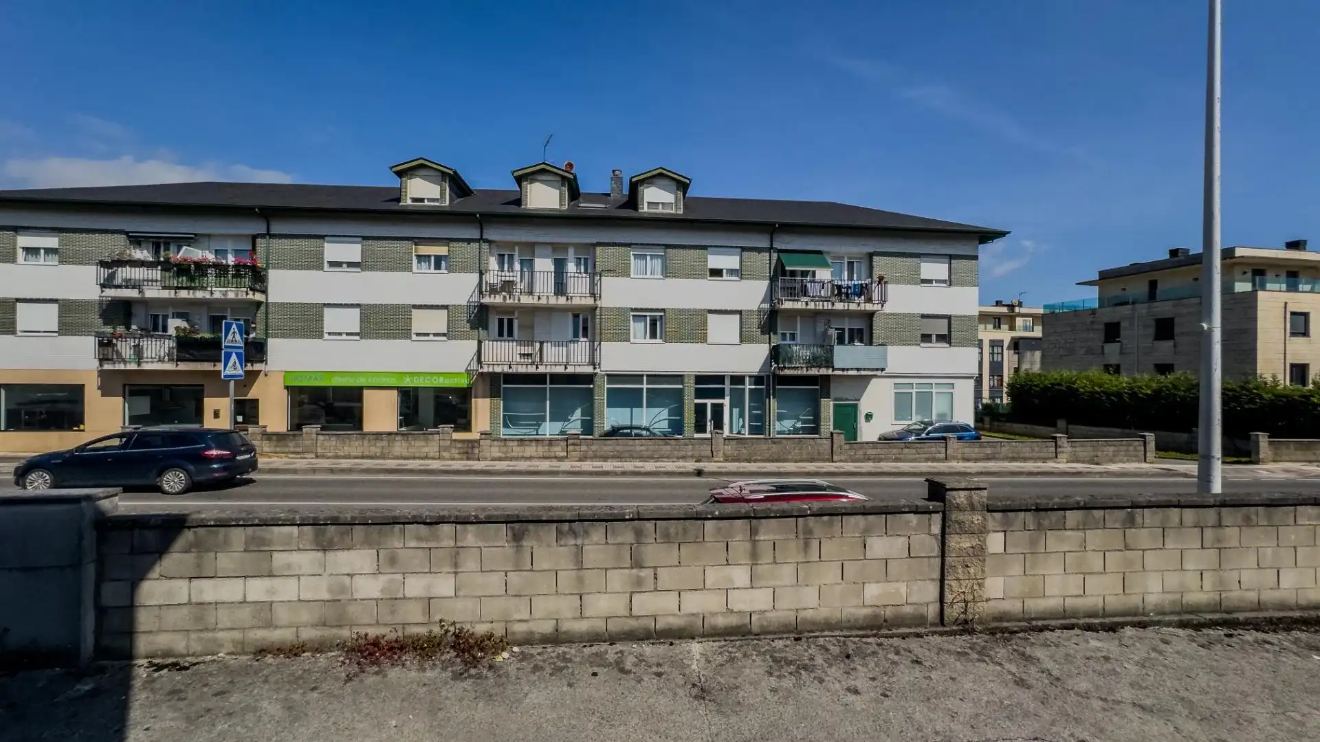 Außenansicht von Fabrikhallen zum Verkauf in El Astillero  