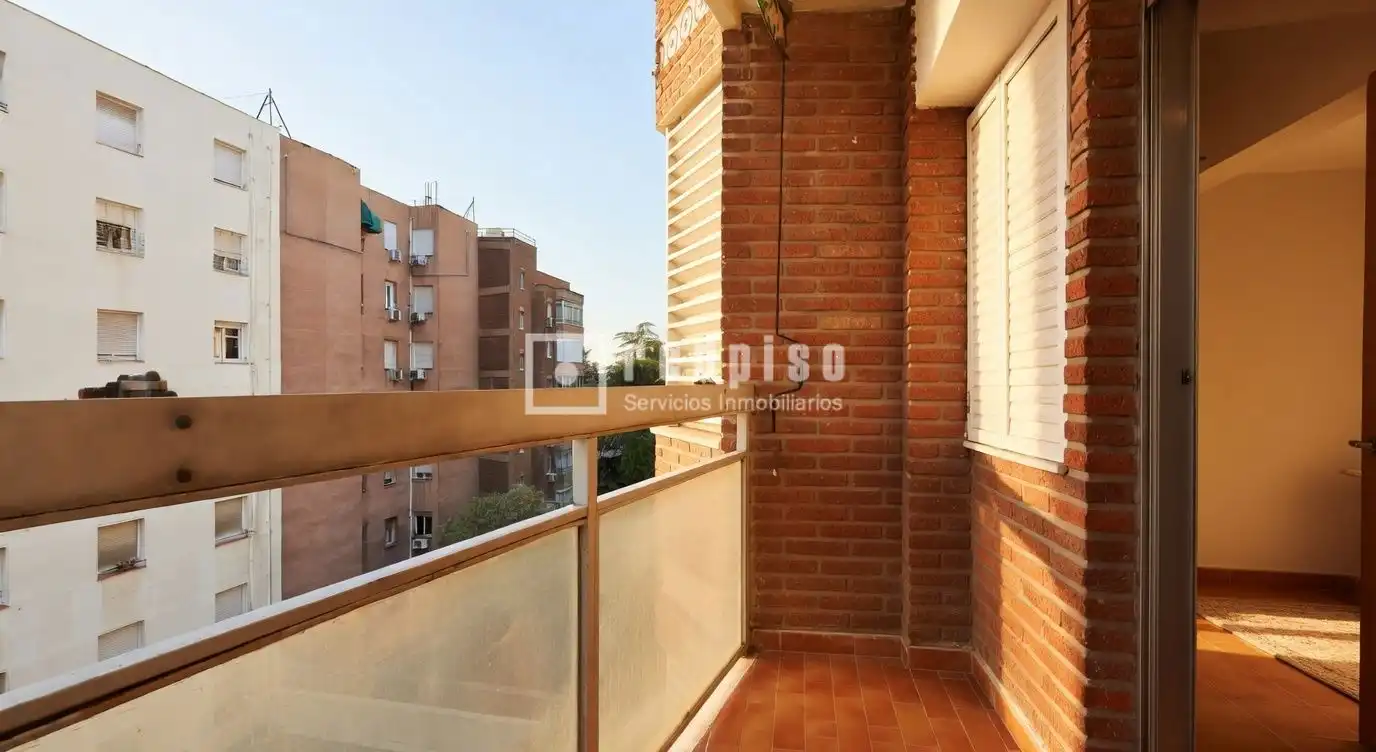 Vista exterior de Pis en venda en Madrid amb Aire condicionat, Calefacció i Parquet