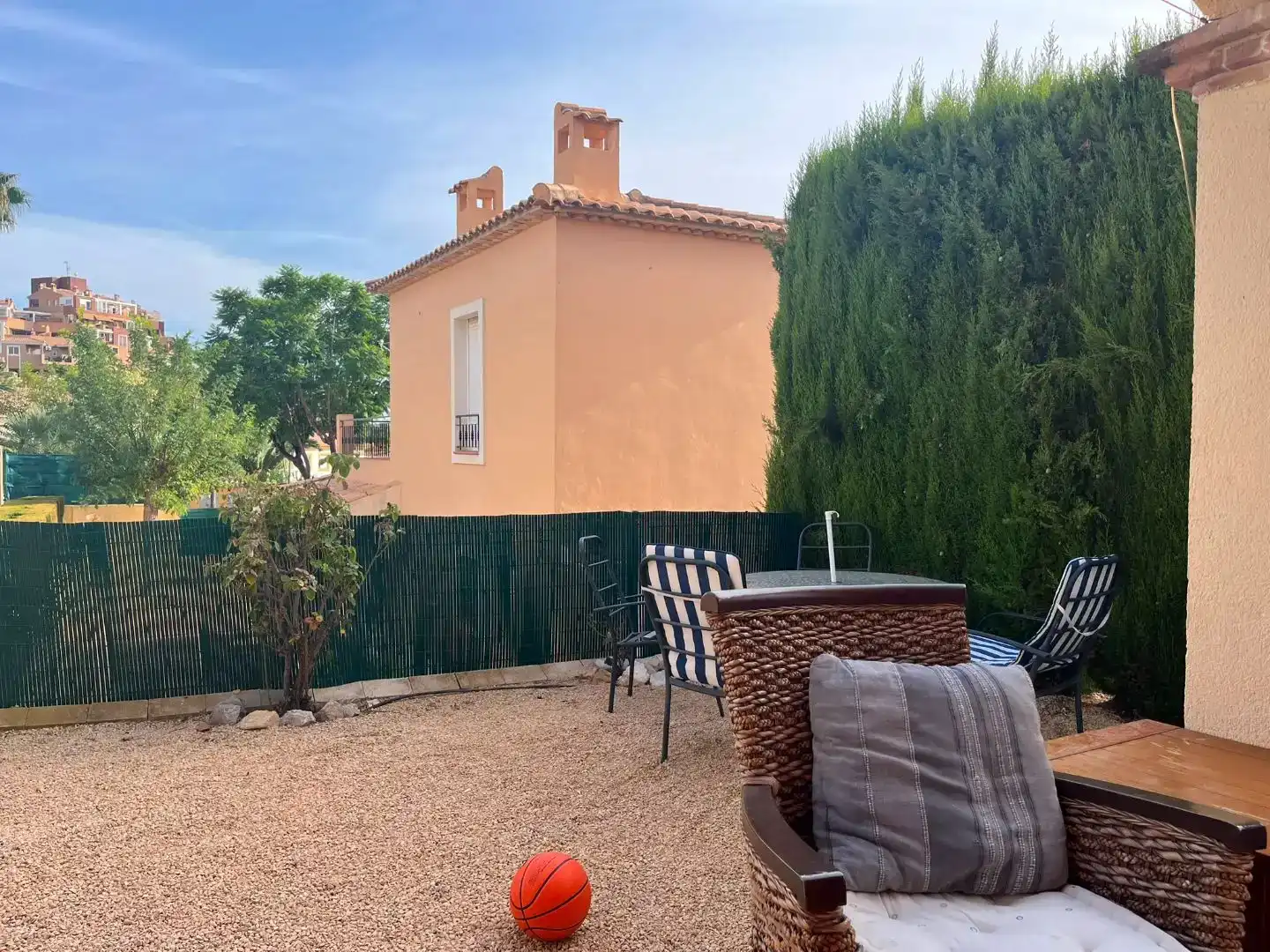 Terrassa de Pis de lloguer en Mutxamel amb Aire condicionat, Jardí privat i Piscina