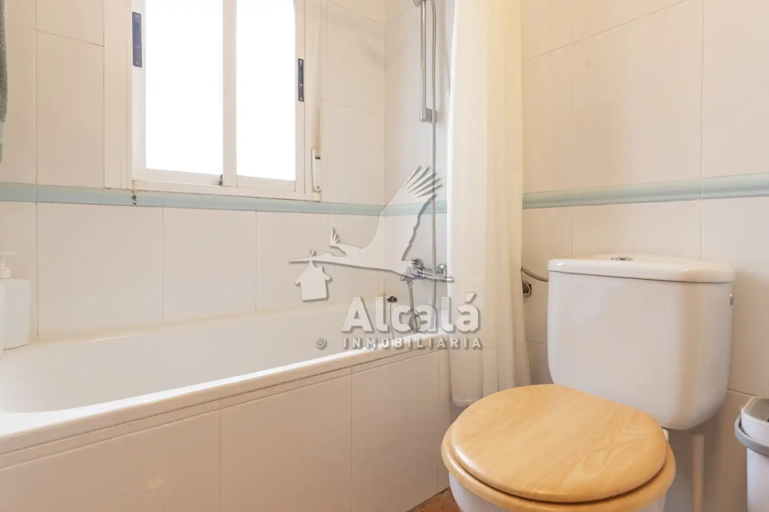 Baño de Casa o chalet en venta en Torrejón del Rey con Calefacción y Piscina