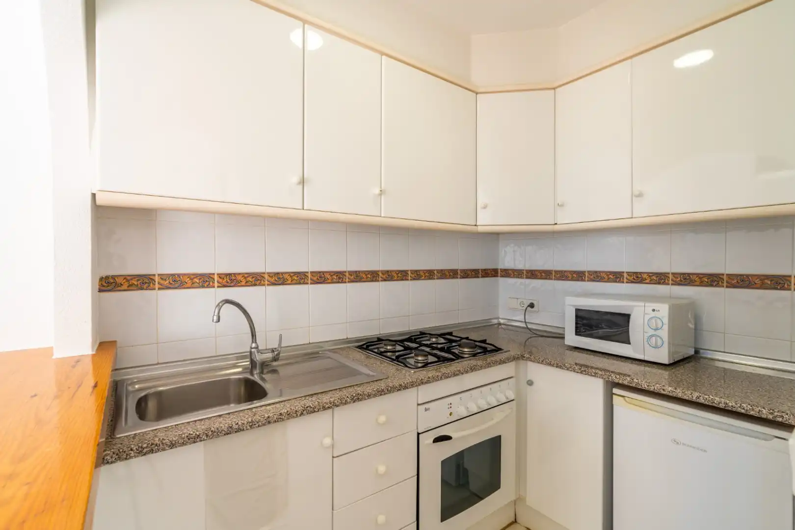 Bungalow con piscina en venta en Zona Pueblo, imagen 7