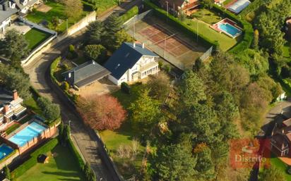 Vista exterior de Casa o xalet en venda en Piélagos amb Calefacció, Terrassa i Traster