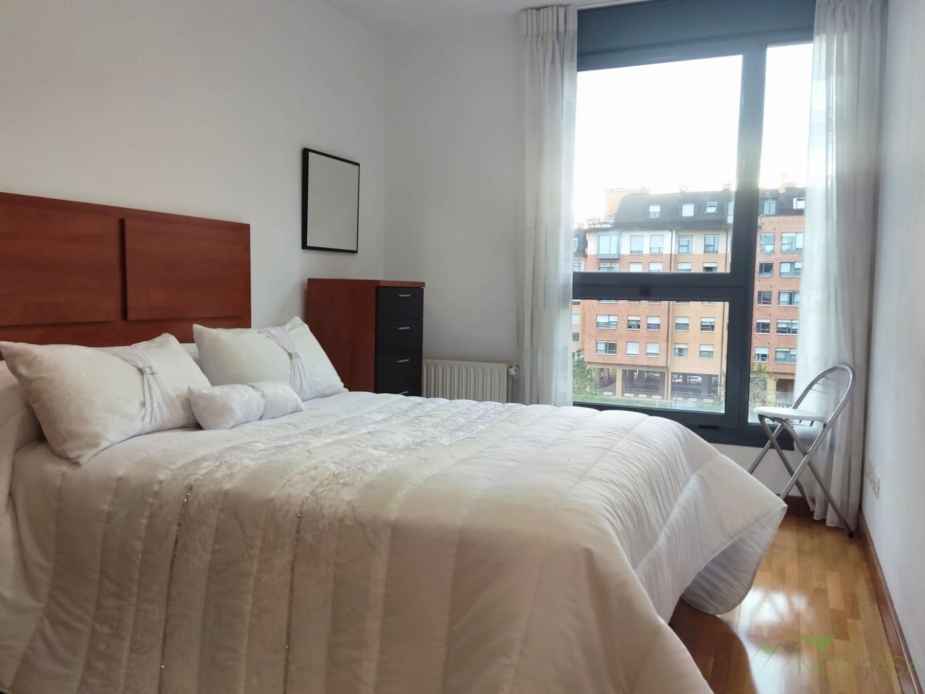 Bedroom of Apartment to rent in Oviedo   with Heating, Parquet flooring and Storage room
