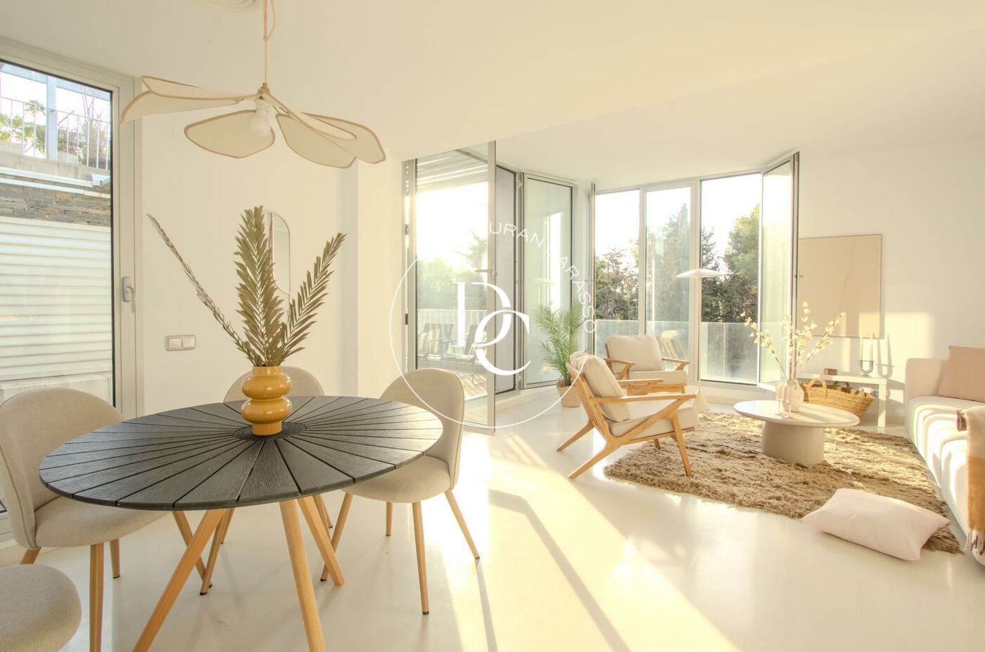 Sala de estar de Piso en venta en Sant Pere de Ribes con Terraza y Piscina comunitaria