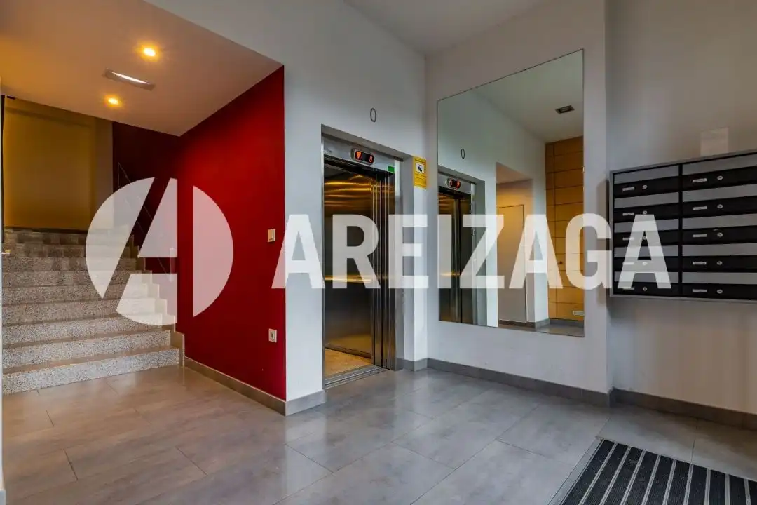 Piso en venta en Donostia - San Sebastián  con Calefacción, Terraza y Trastero