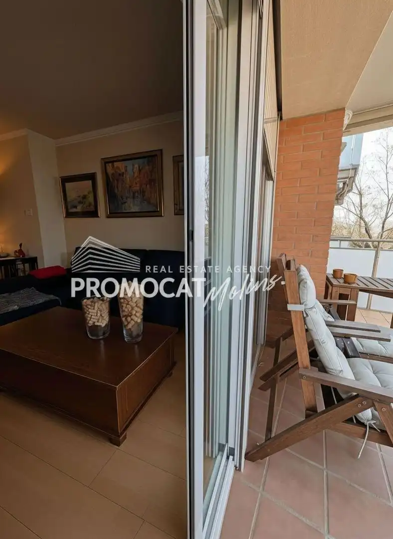Terraza de Piso en venta en Molins de Rei con Aire acondicionado, Trastero y Piscina comunitaria