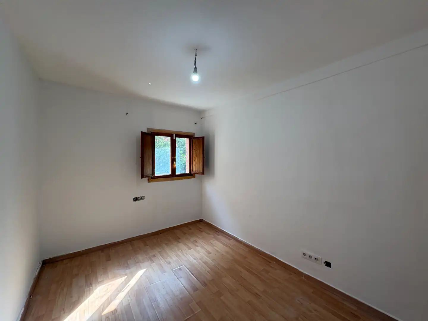 Bedroom of Houses for sale in Artigues - Llefià