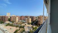 Vista exterior de Pis en venda en Alicante / Alacant amb Terrassa, Moblat i Piscina comunitària