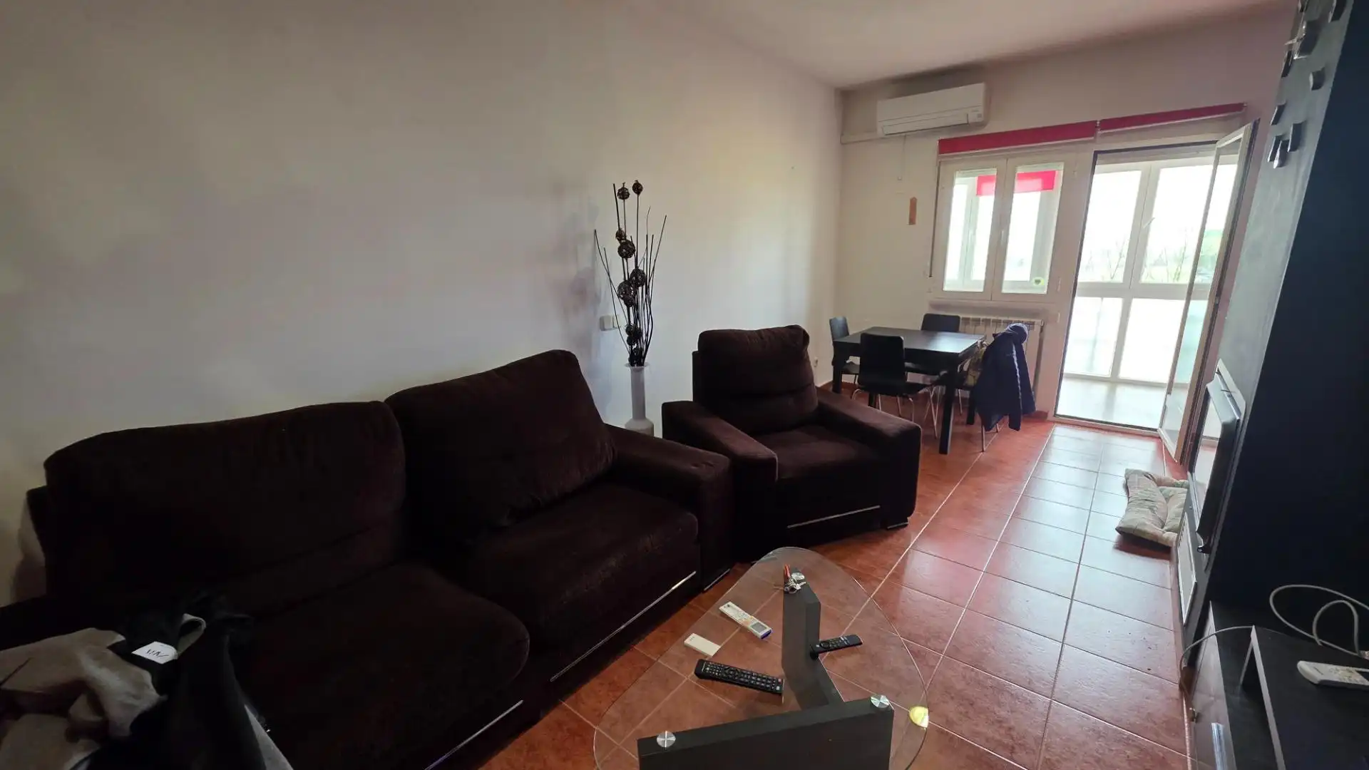 Sala d'estar de Pis en venda en Valdeolmos-Alalpardo amb Aire condicionat, Jardí privat i Terrassa