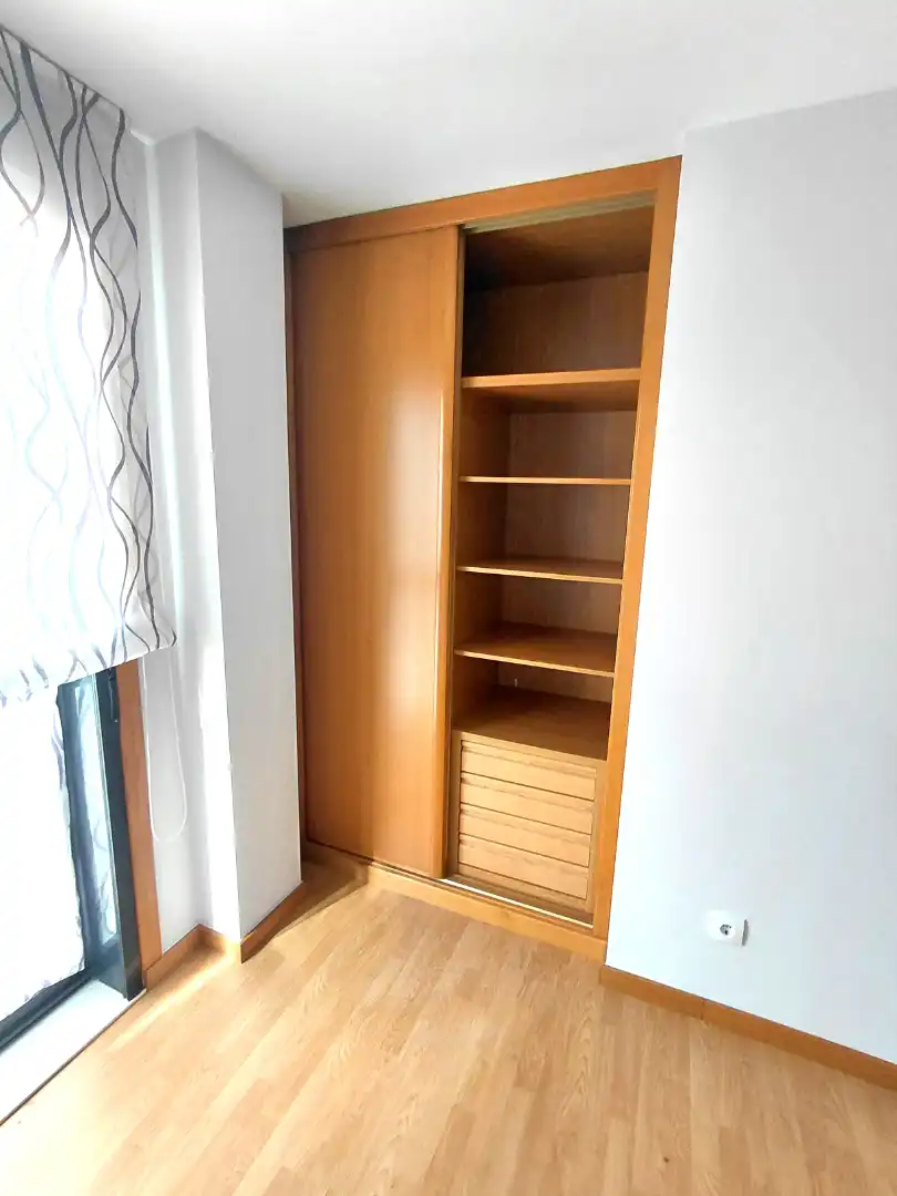 Habitación de Piso en venta en Oleiros con Calefacción, Parquet y Trastero