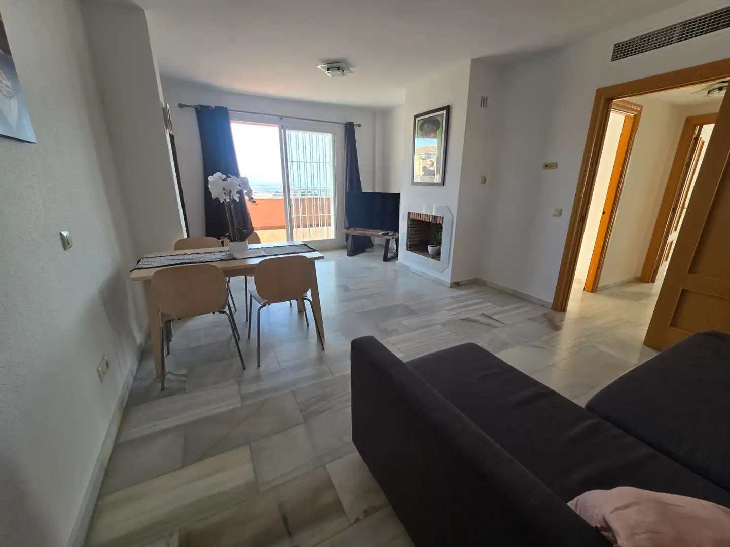 Wohnzimmer von Dachboden zum Verkauf in Mijas mit Klimaanlage, Heizung und Terrasse