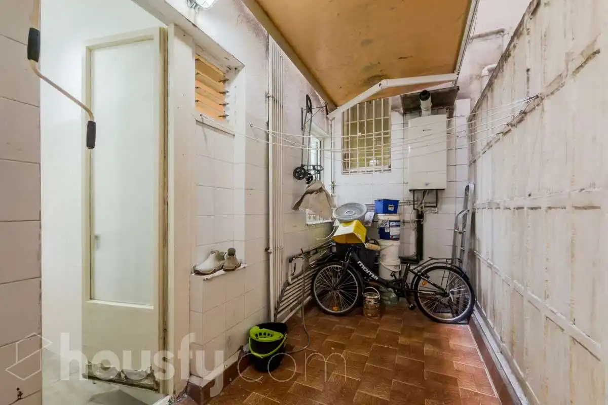 Flat for sale in Barcelona  with Heating, Terrace and Furnished