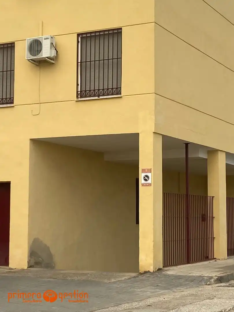 Aparcament en venda a Lora del Río, imagen 3