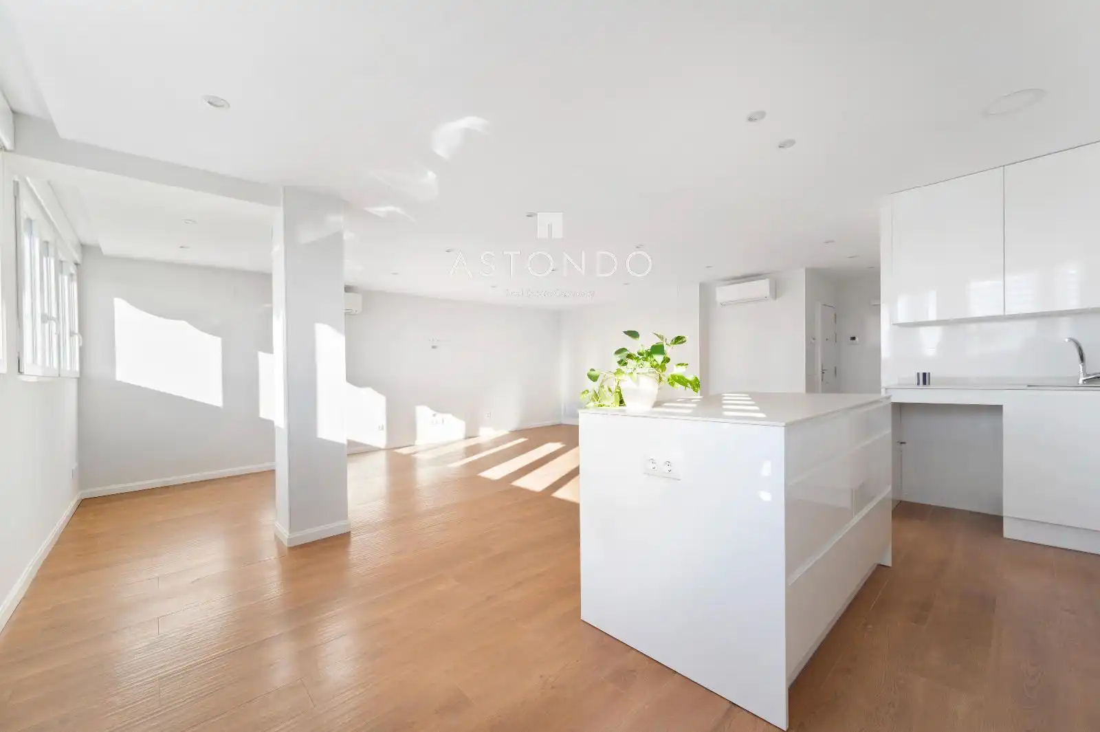 Sala de estar de Piso de alquiler en Madrid con Aire acondicionado, Calefacción y Piscina