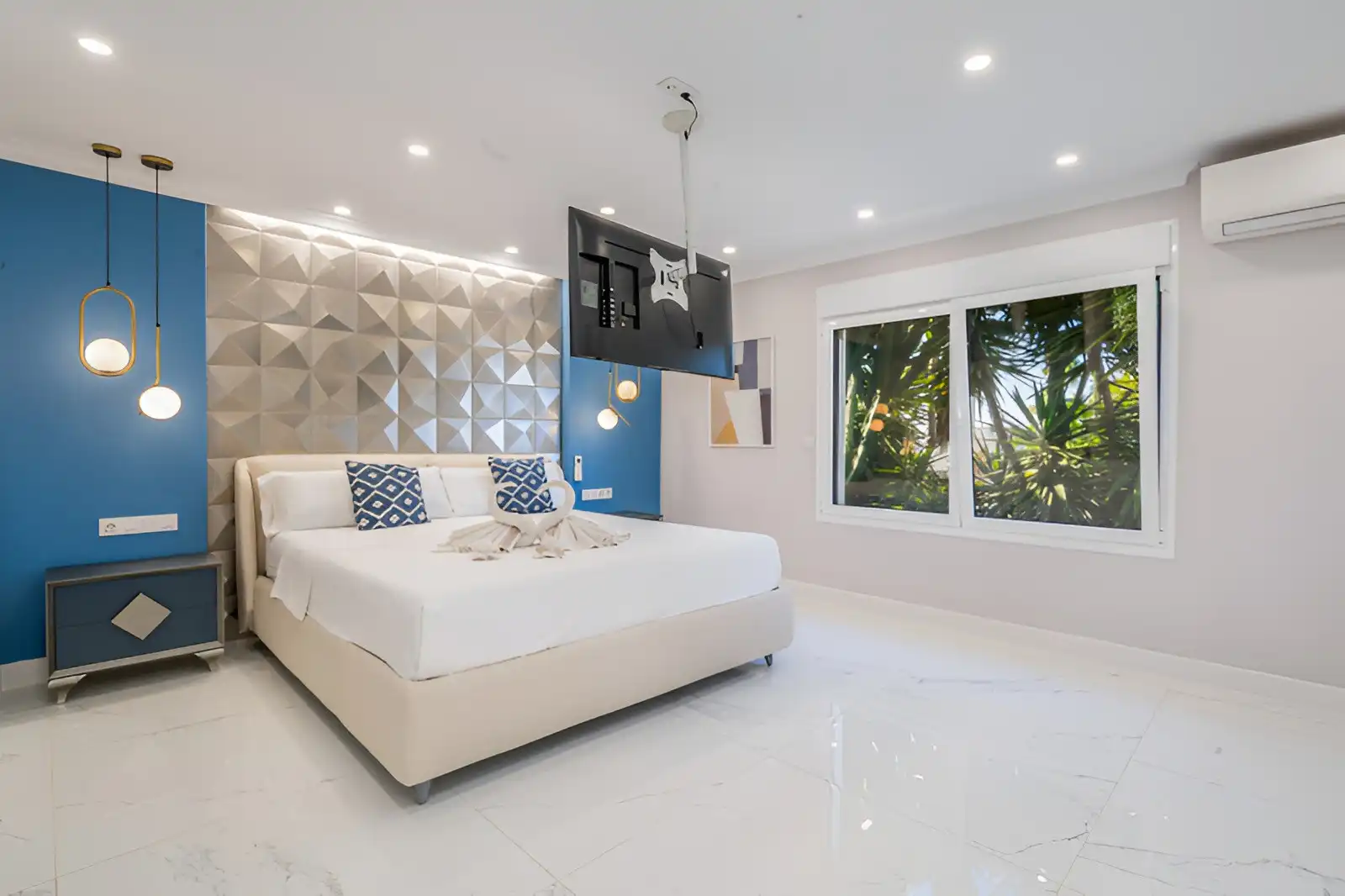 Bedroom of Houses for sale in Marbella  with Air Conditioner, Private garden and Terrace