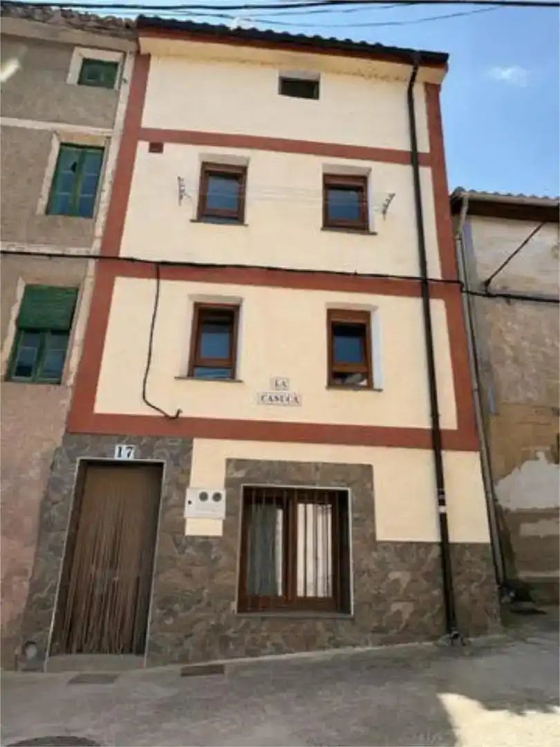 Vista exterior de Casa o xalet en venda en Cerezo de Río Tirón amb Traster i Moblat