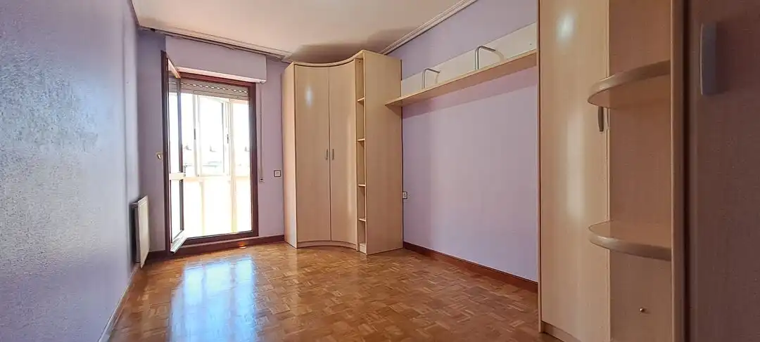 Schlafzimmer von Wohnung zum Verkauf in Vitoria - Gasteiz mit Heizung, Terrasse und Abstellraum