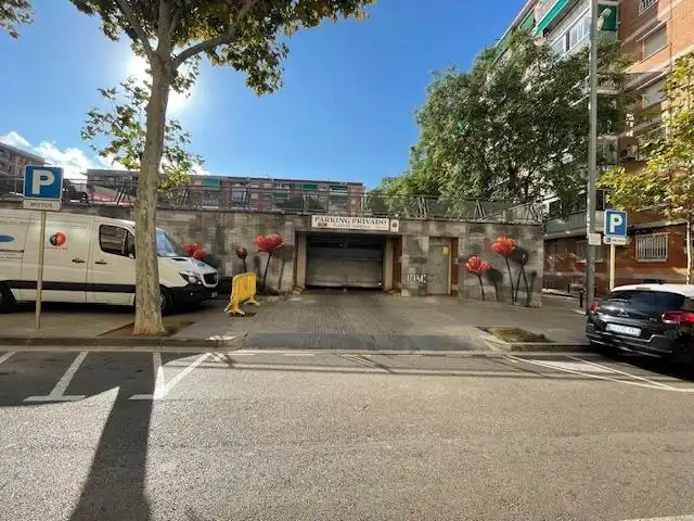Parking de Garaje en venta en Cornellà de Llobregat