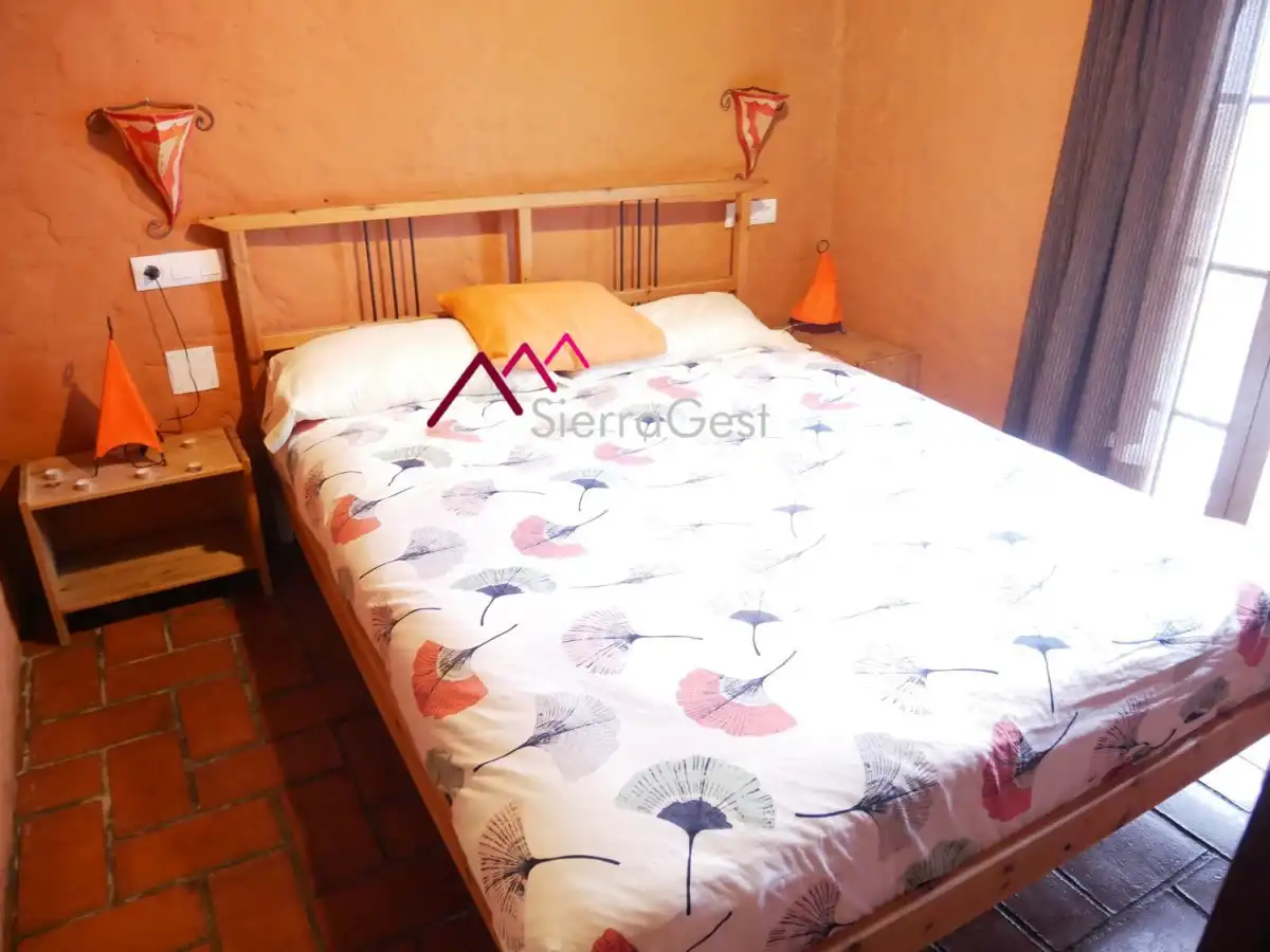 Habitación de Edificio en venta en Ubrique