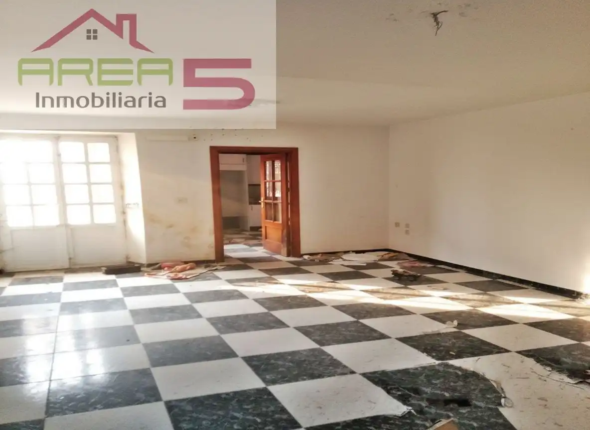 Houses for sale in Campanario