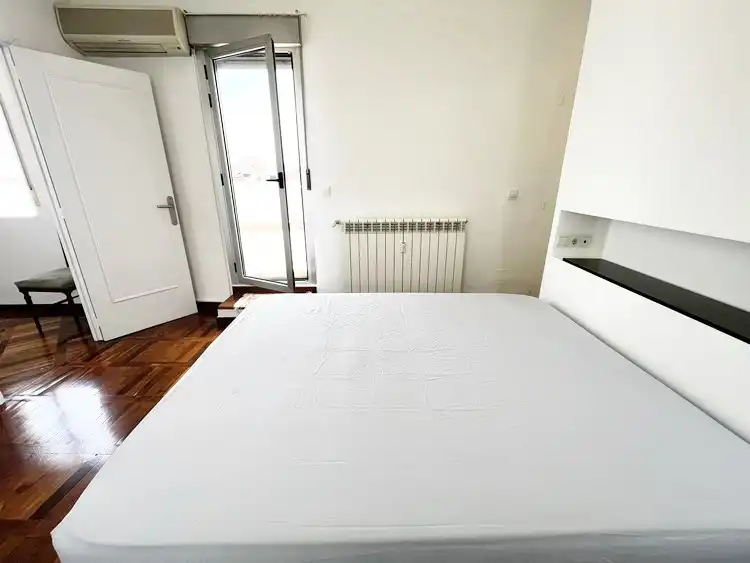 Habitación de Ático de alquiler en Madrid con Aire acondicionado, Calefacción y Parquet
