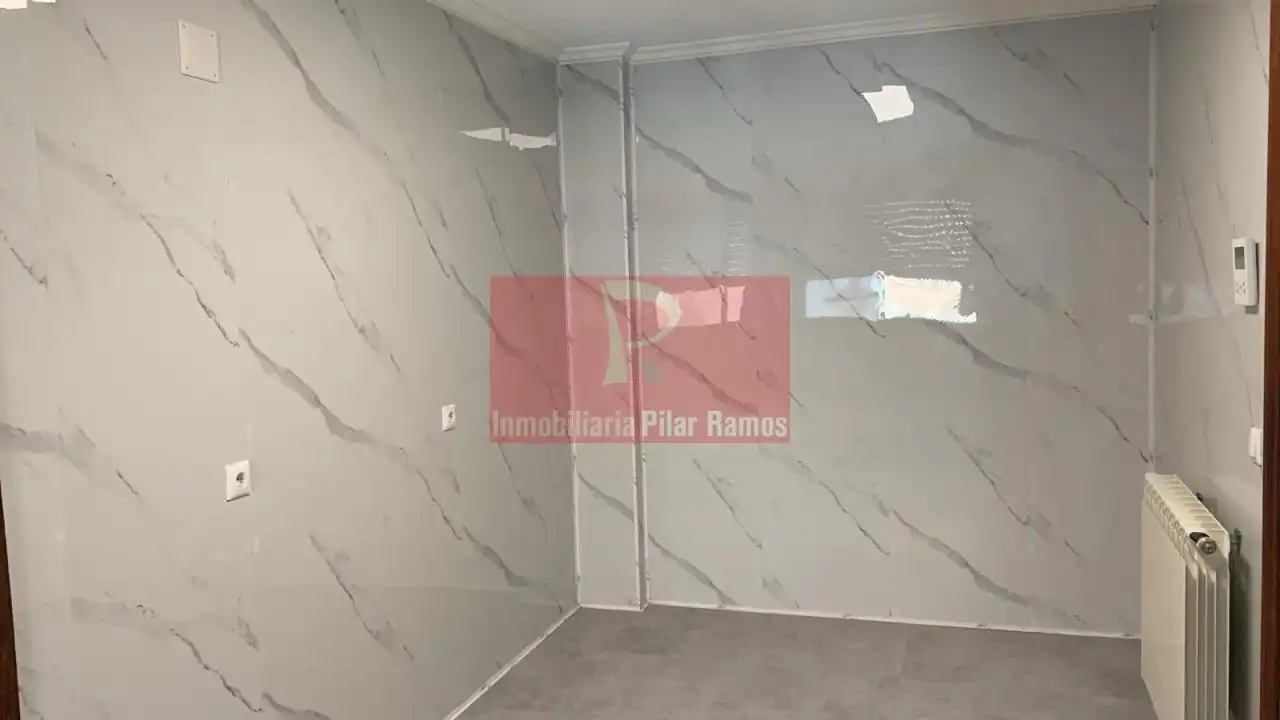 Piso en venta en León Capital  con Calefacción, Parquet y Trastero