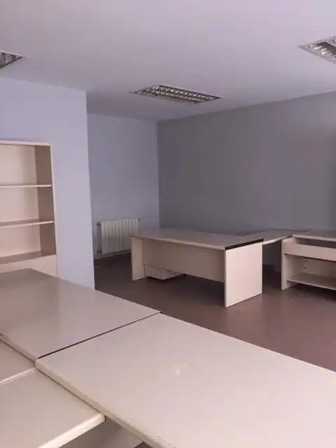Local comercial de lloguer a Archivero Dimas Pérez