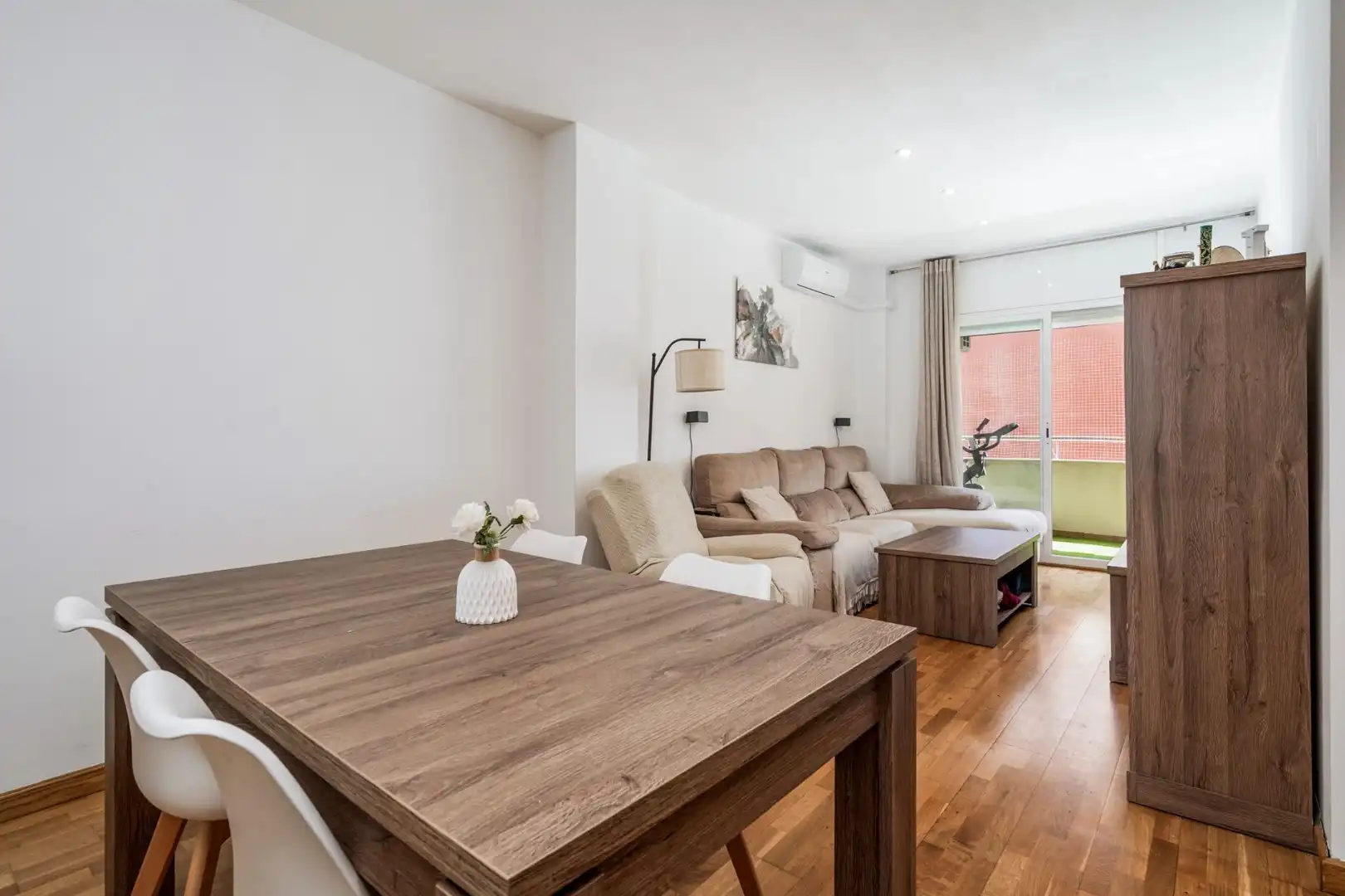 Sala d'estar de Pis en venda en Montcada i Reixac amb Aire condicionat, Calefacció i Parquet