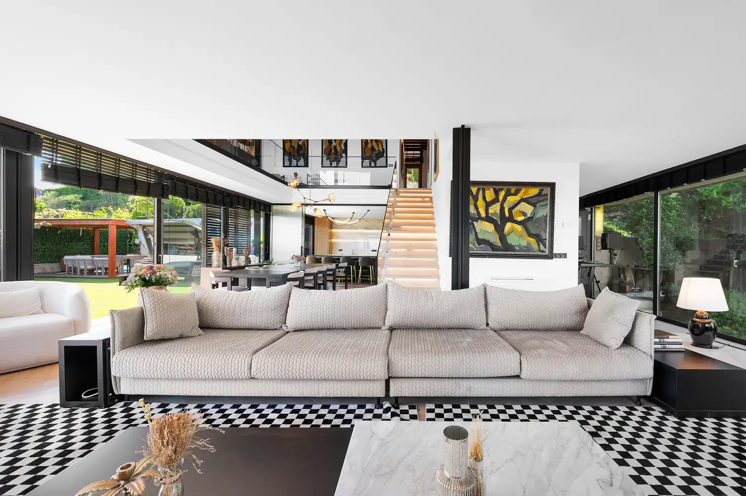 Sala d'estar de Casa o xalet en venda en Calella amb Aire condicionat, Calefacció i Jardí privat