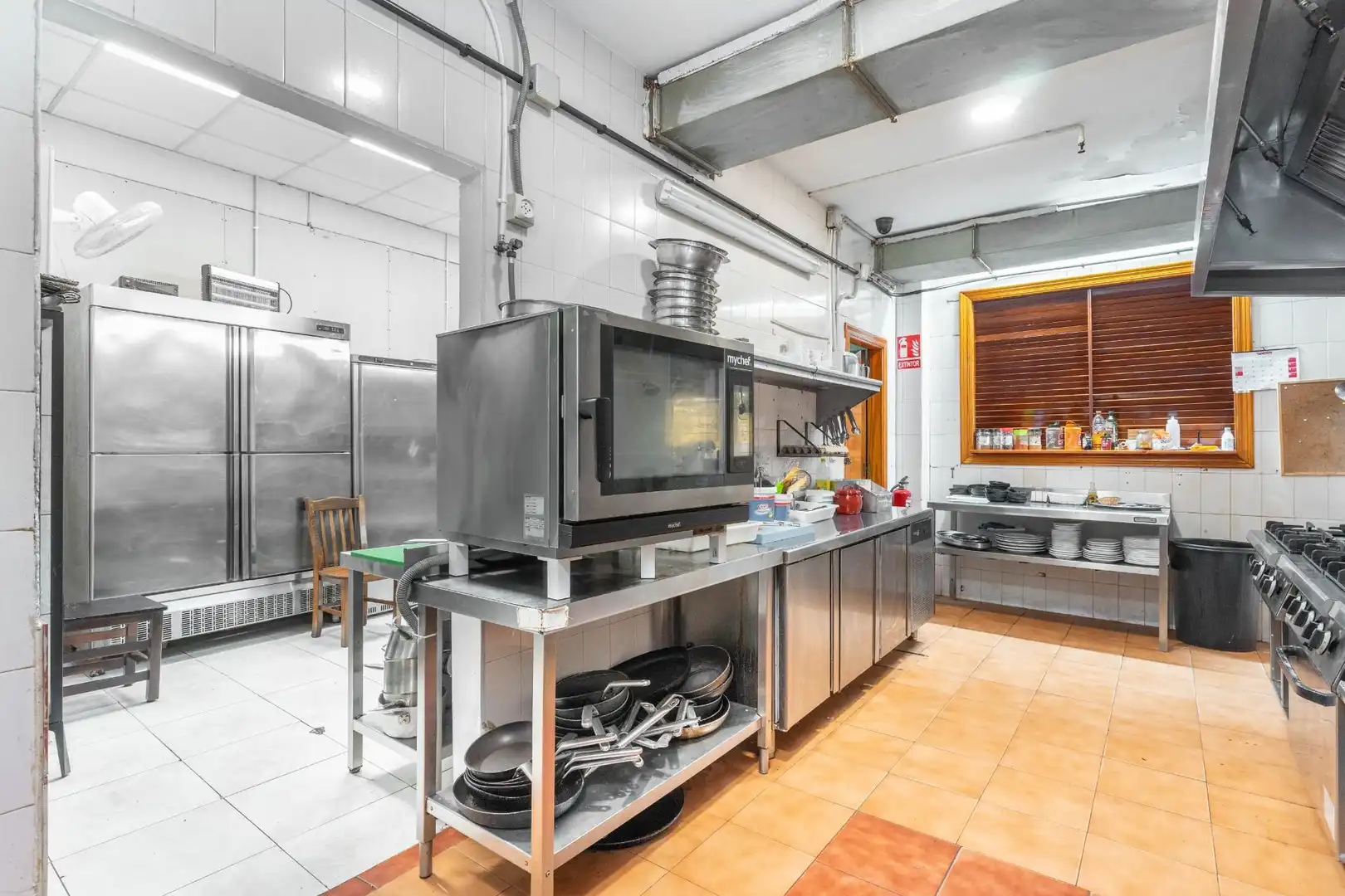 Cocina de Local en venta en Gijón  con Amueblado