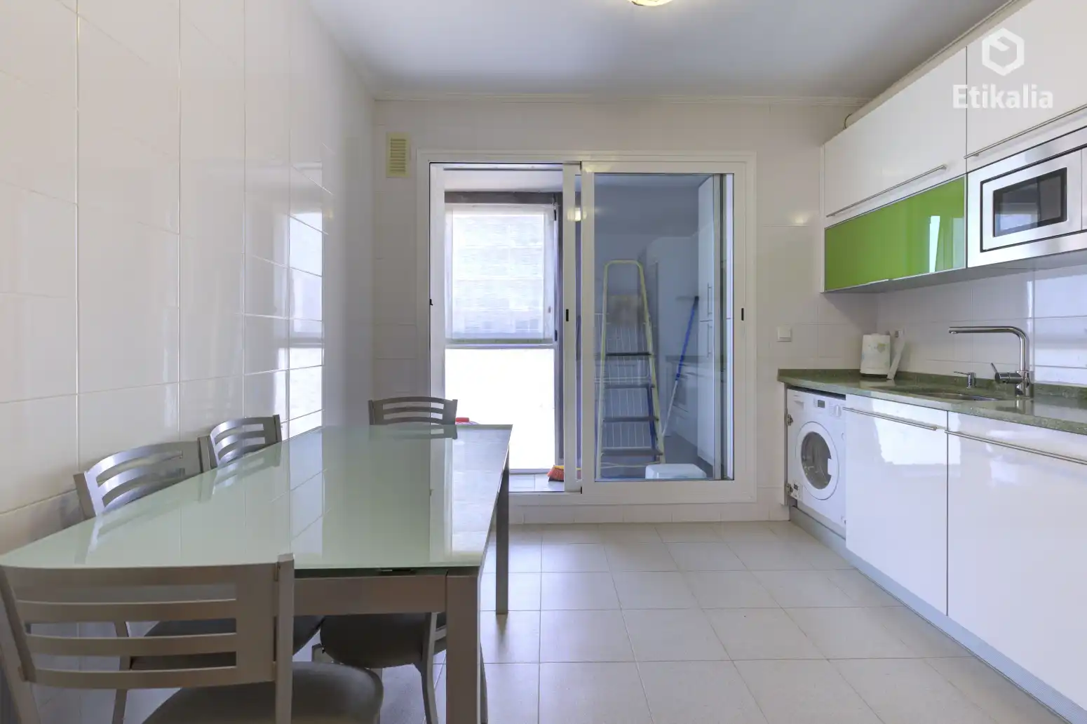 Cocina de Piso en venta en Vitoria - Gasteiz con Calefacción y Trastero