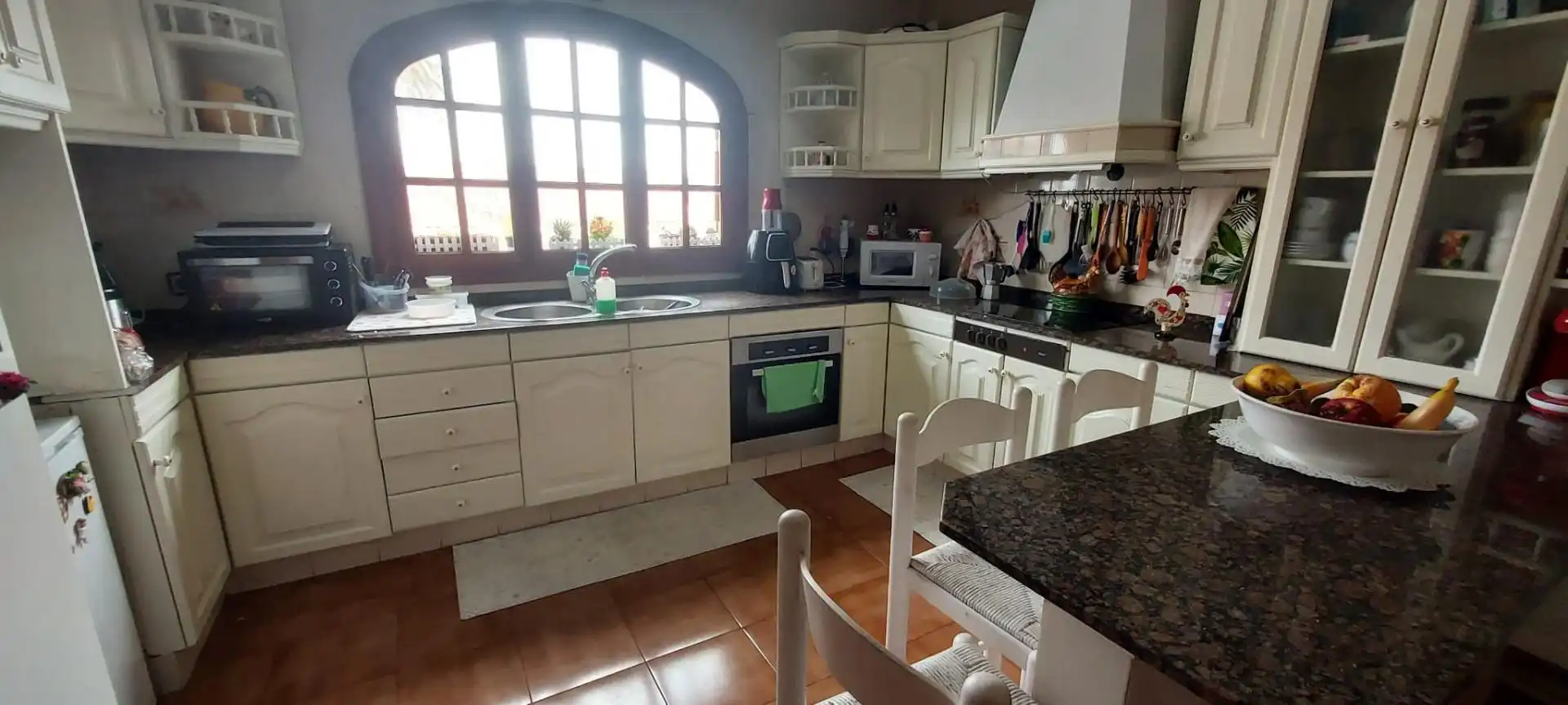 Cuina de Casa o xalet en venda en Las Palmas de Gran Canaria amb Jardí privat, Terrassa i Traster