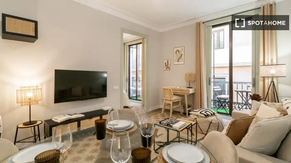 Flat with terrace to rent in Ciutat Vella, imagen 4