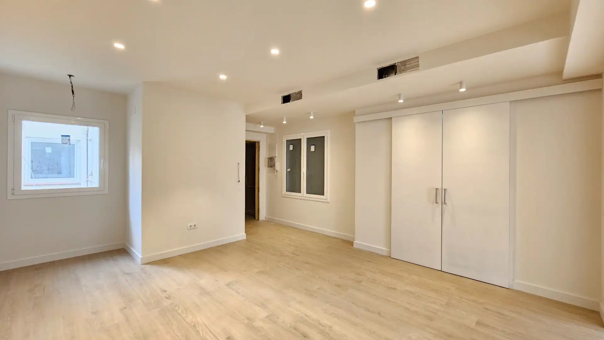 Büro zur Miete in Barcelona mit Klimaanlage, Heizung und Internet