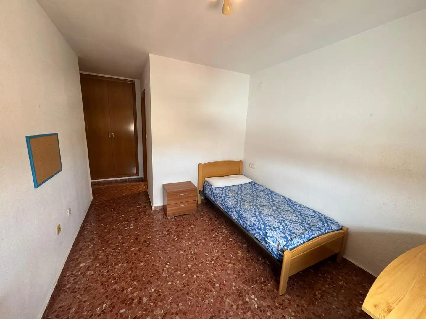 Habitación de Piso de alquiler en Burjassot con Amueblado y Balcón