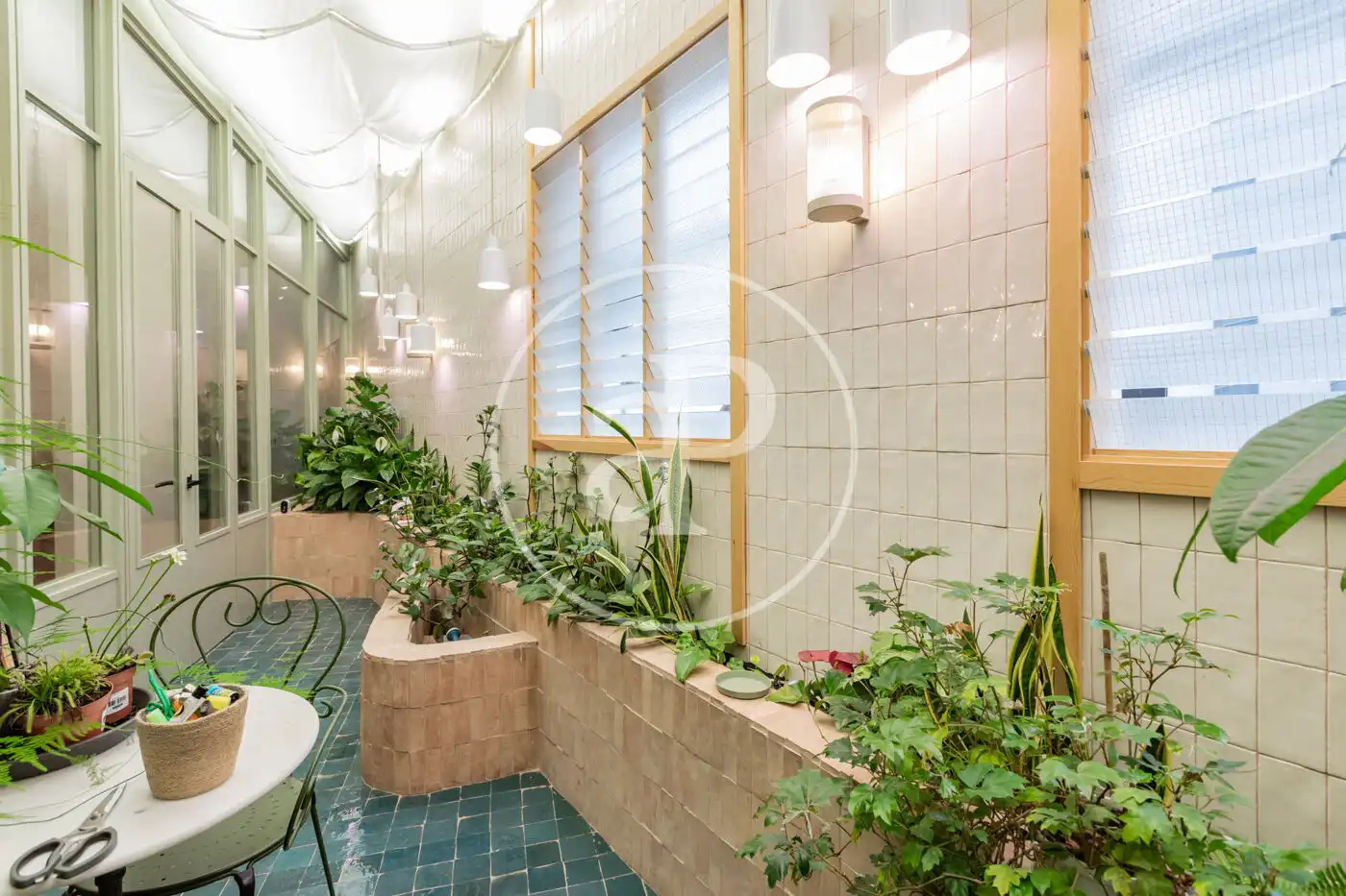 Wohnung zur Miete in Madrid mit Klimaanlage, Heizung und Privatgarten